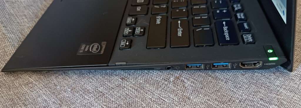 Sony VAIO SVP13212SG UltraBook, 13.3` Full HD, Intel® Core i5 i5-4200U@1.6GHz,4GB RAM, 128 GB m.2