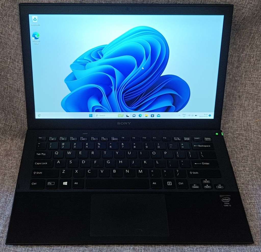 Sony VAIO SVP13212SG UltraBook, 13.3` Full HD, Intel® Core i5 i5-4200U@1.6GHz,4GB RAM, 128 GB m.2