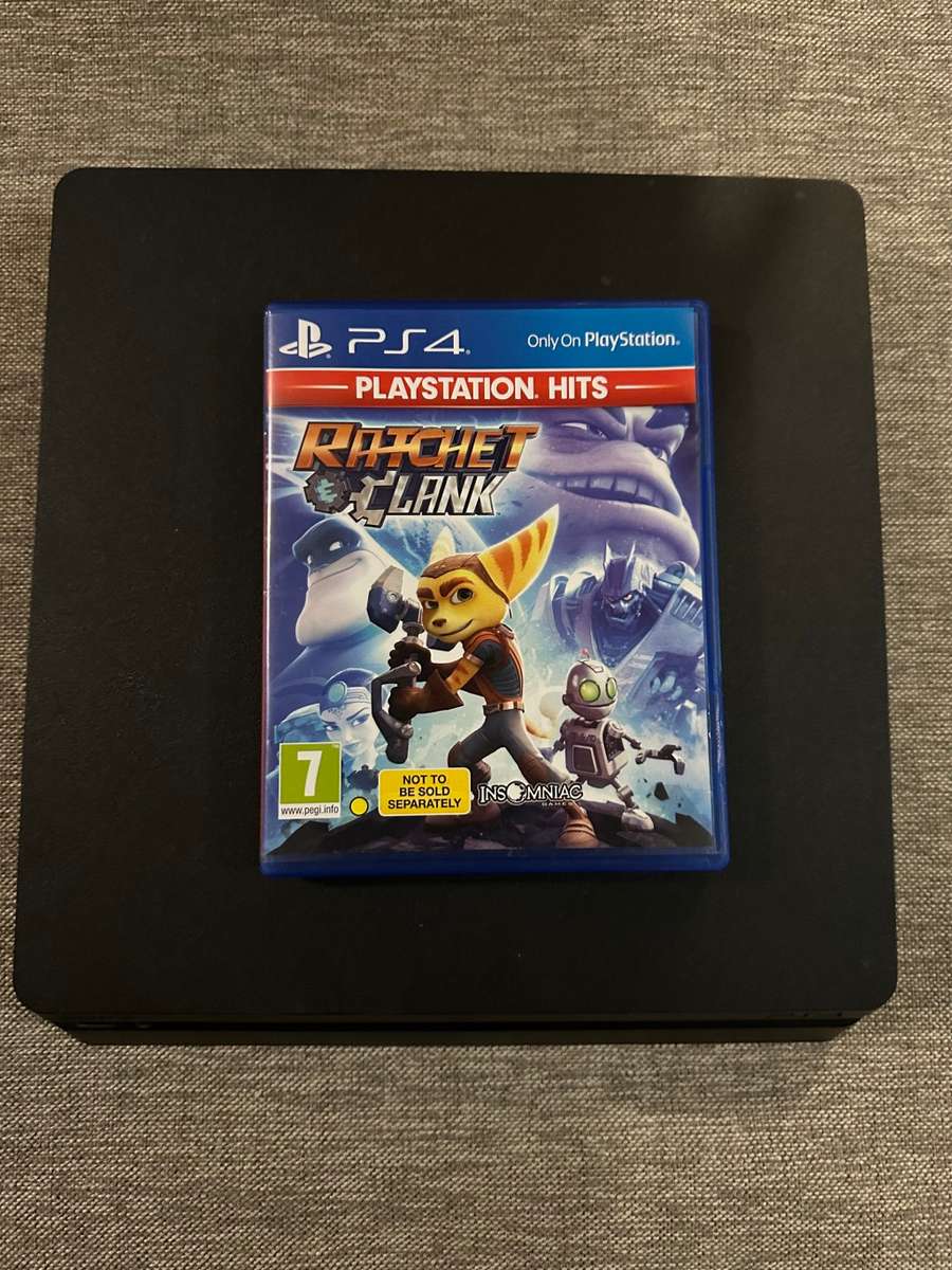 PLAYSTATION 4 SONY 1TB 2 CONTROLLERS AND ONE GAME