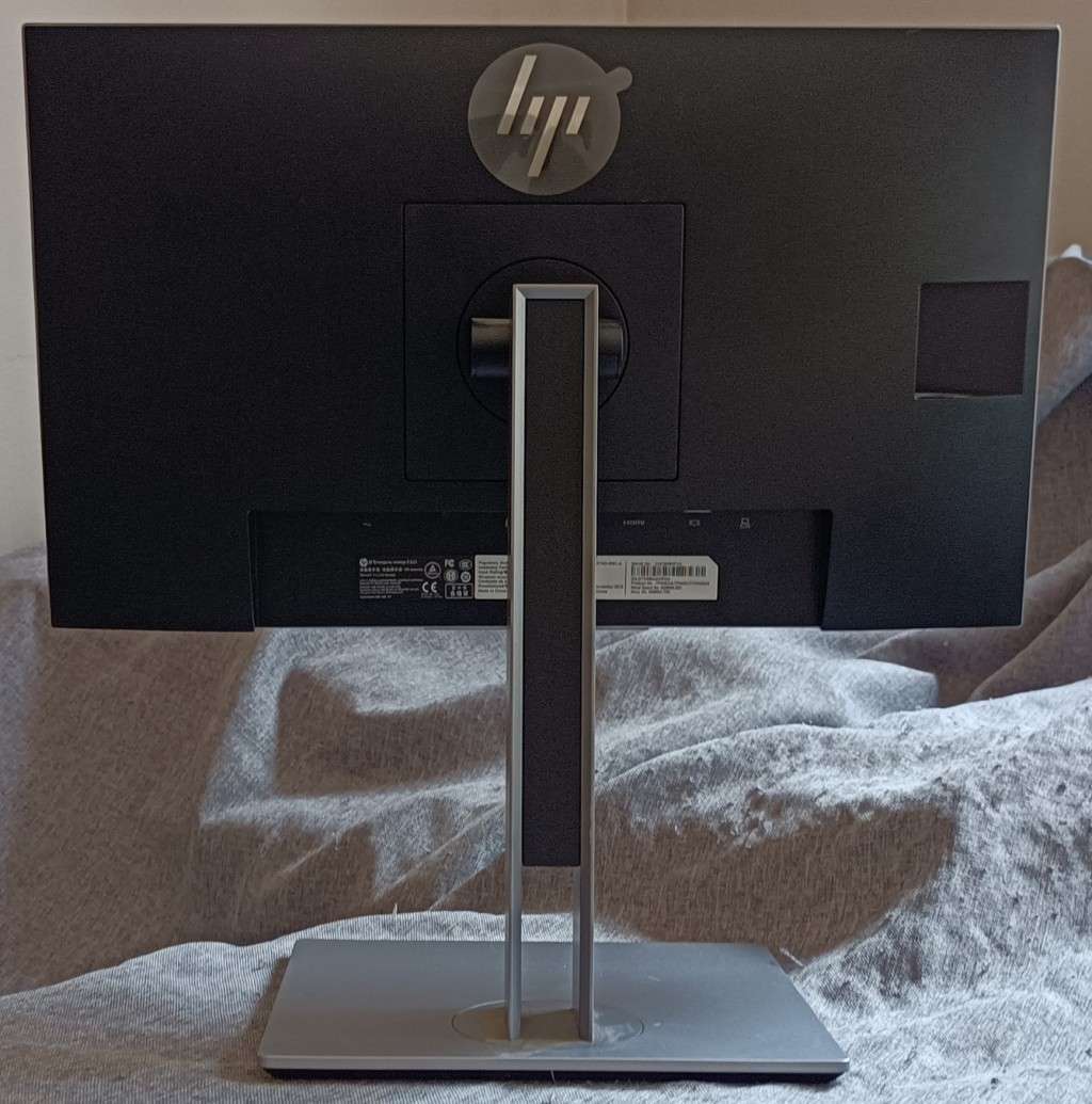 HP EliteDisplay E223 21.5 FHD IPS Monitor, 1920*1080 Resolution, Rotate and height adjustable stand