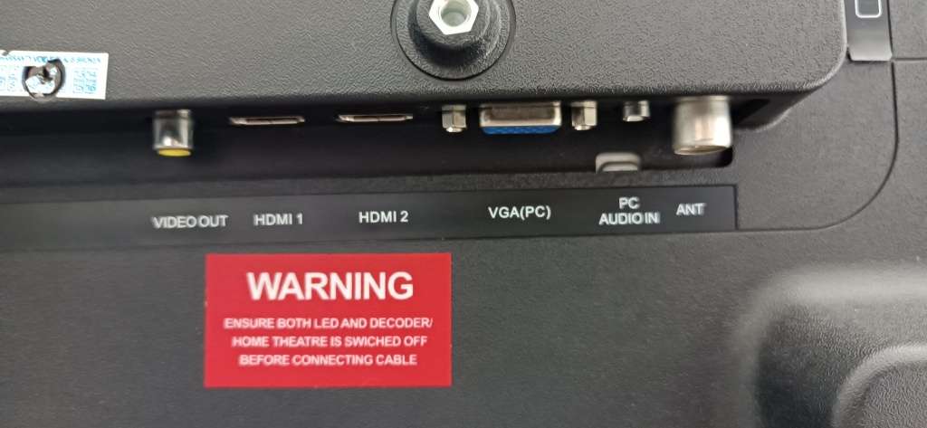 Telefunken TLEDD-39FHDC 39` TV, no stand, no remote