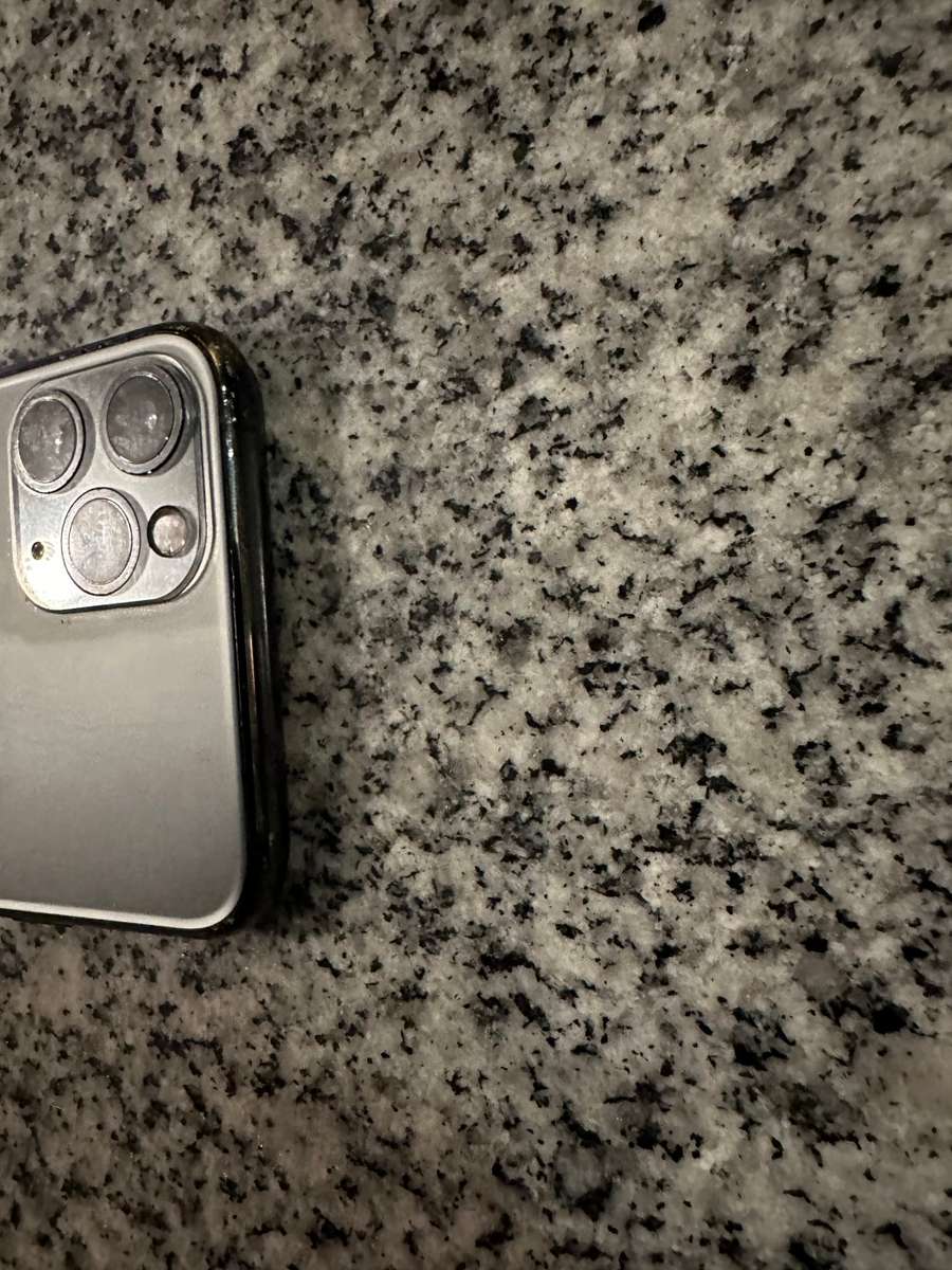 I PHONE 11 PRO  256 GB 75% BATTERY HEALTH PHYSICAL DUAL SIM  PLIZ READ