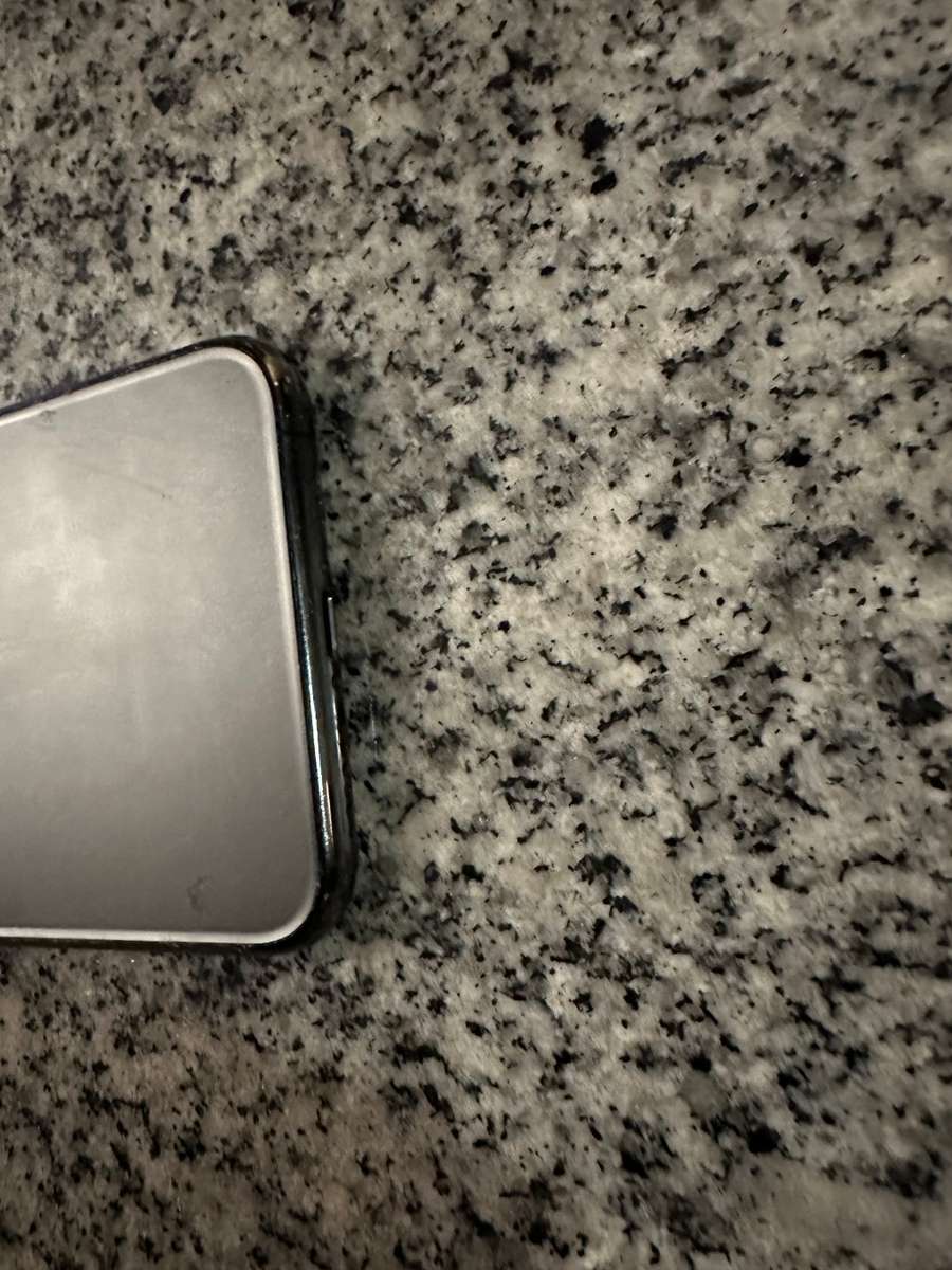 I PHONE 11 PRO  256 GB 75% BATTERY HEALTH PHYSICAL DUAL SIM  PLIZ READ