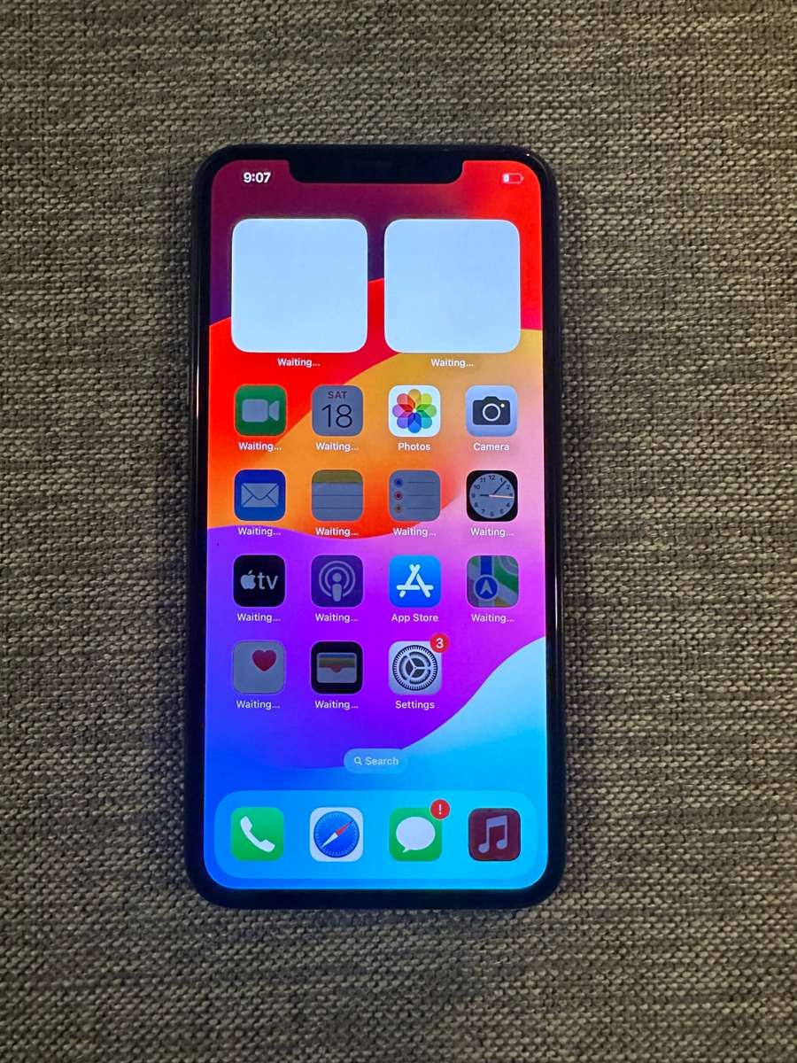 I PHONE 11 PRO MAX 256GB NEW BATT MINT CONDITION PLIZ READ