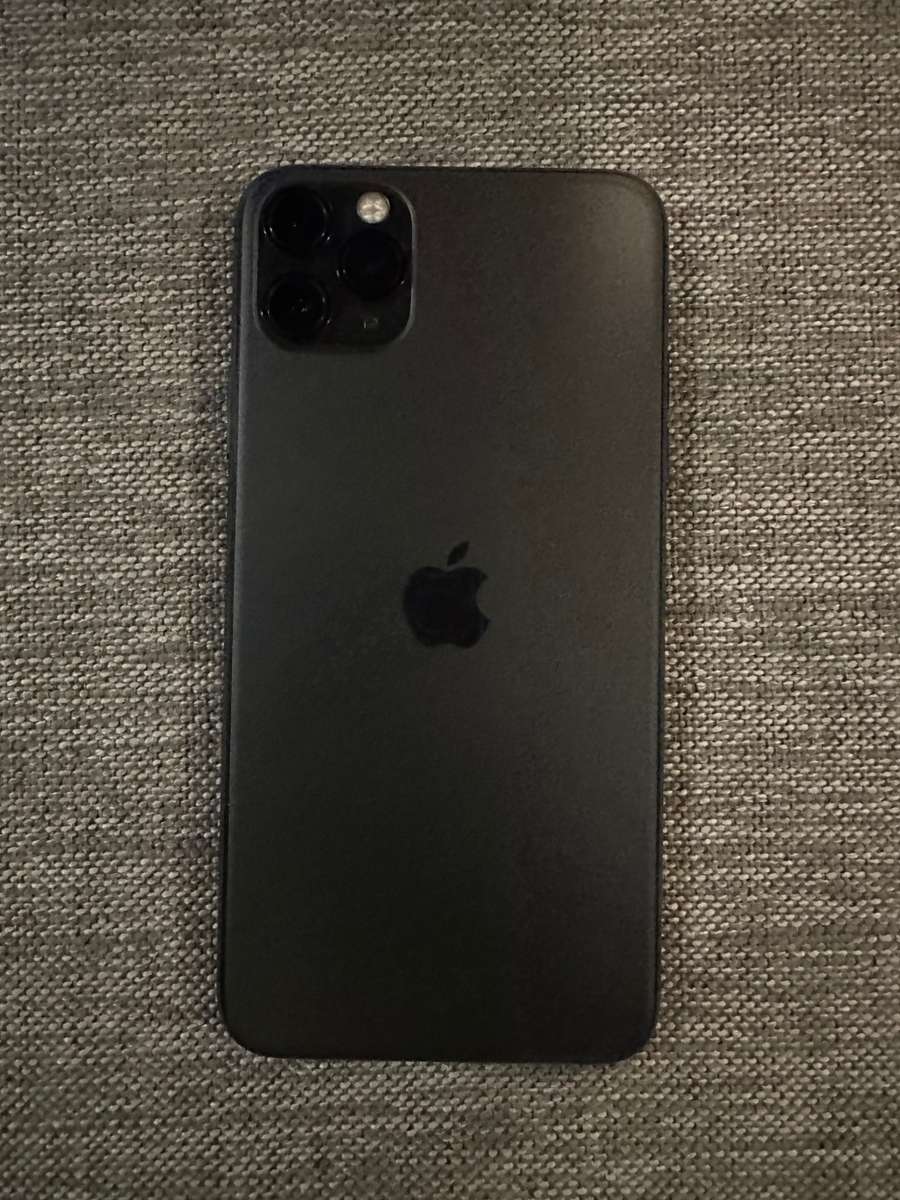 I PHONE 11 PRO MAX 256GB NEW BATT MINT CONDITION PLIZ READ