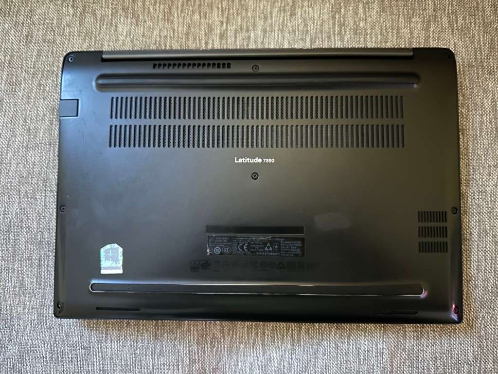 DELL 7390 I5 8TH GEN 16GB RAM 256GBSSD FHD DISPLAY