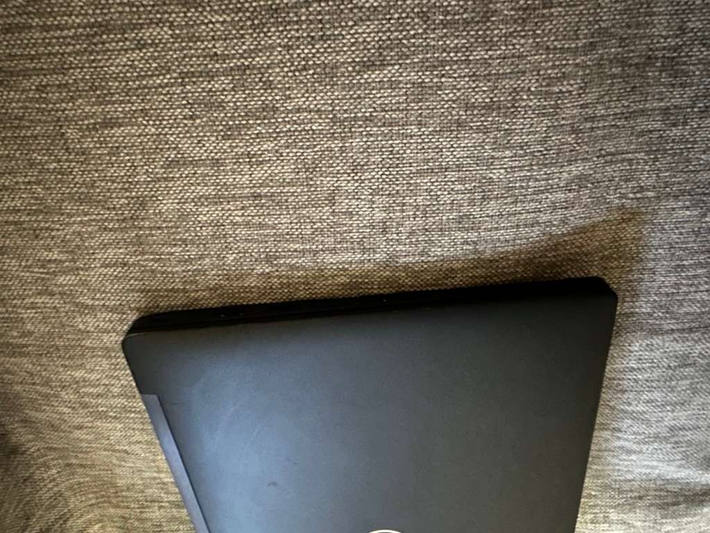 DELL 7390 I5 8TH GEN 16GB RAM 256GBSSD FHD DISPLAY