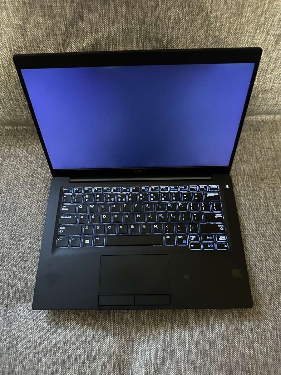 DELL 7390 I5 8TH GEN 16GB RAM 256GBSSD FHD DISPLAY