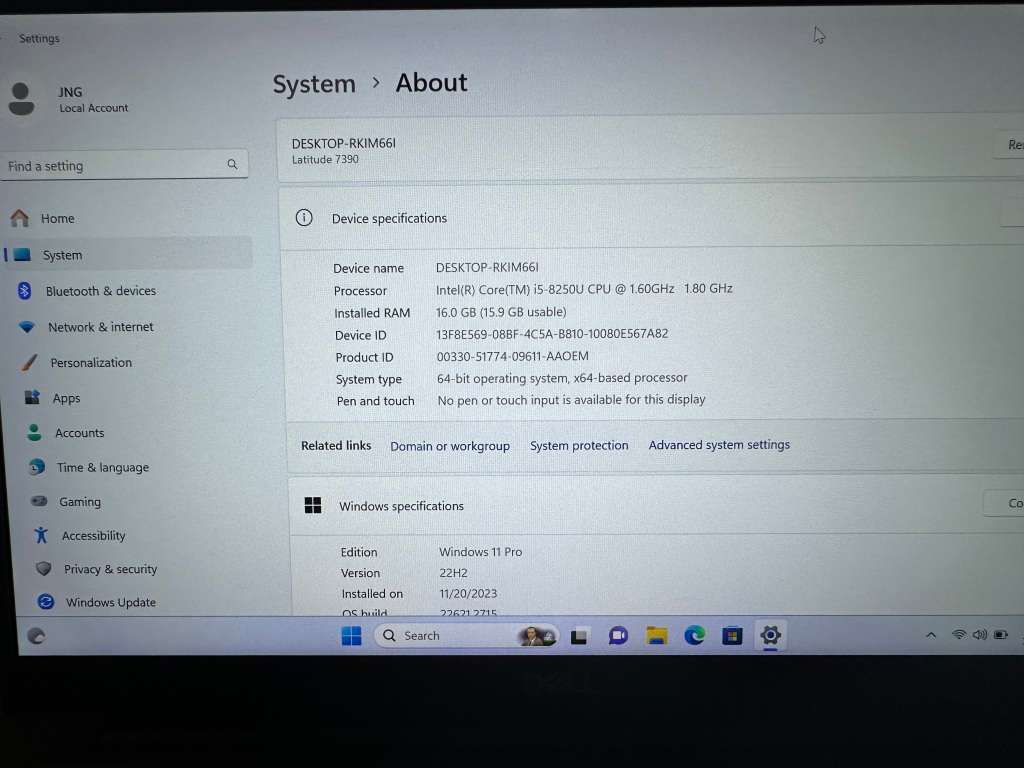 DELL 7390 I5 8TH GEN 16GB RAM 256GBSSD FHD DISPLAY