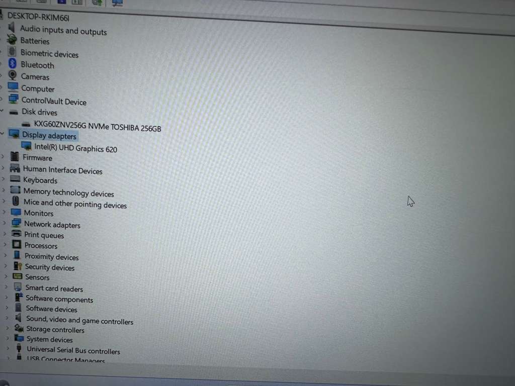 DELL 7390 I5 8TH GEN 16GB RAM 256GBSSD FHD DISPLAY