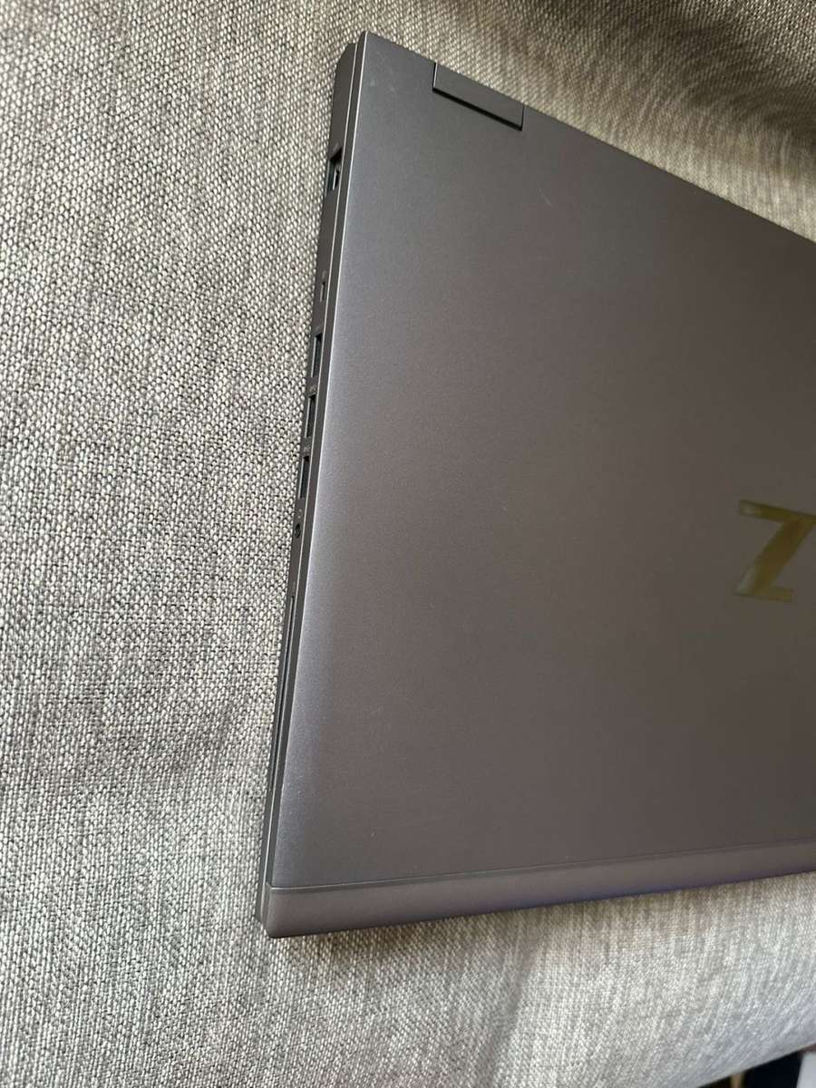 HP Zbook Fury 17 G8 Mobile Workstation   Core i7-11800H / 17.3 FHD / 16GB RAM / 1TB SSD  LTE