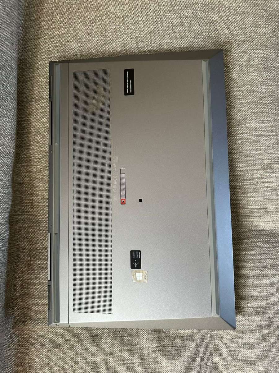 HP Zbook Fury 17 G8 Mobile Workstation   Core i7-11800H / 17.3 FHD / 16GB RAM / 1TB SSD  LTE