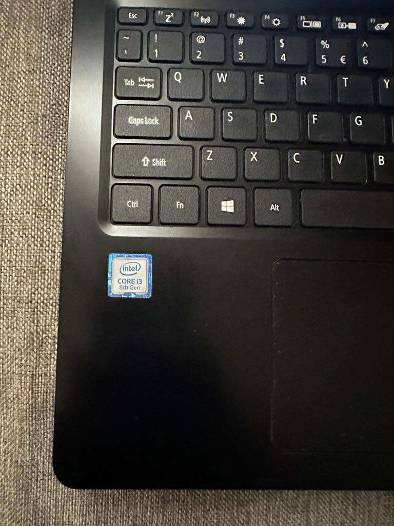 ACER A315-54K CORE I3 8TH GEN 8GB RAM 256GB SSD PLEASE READ