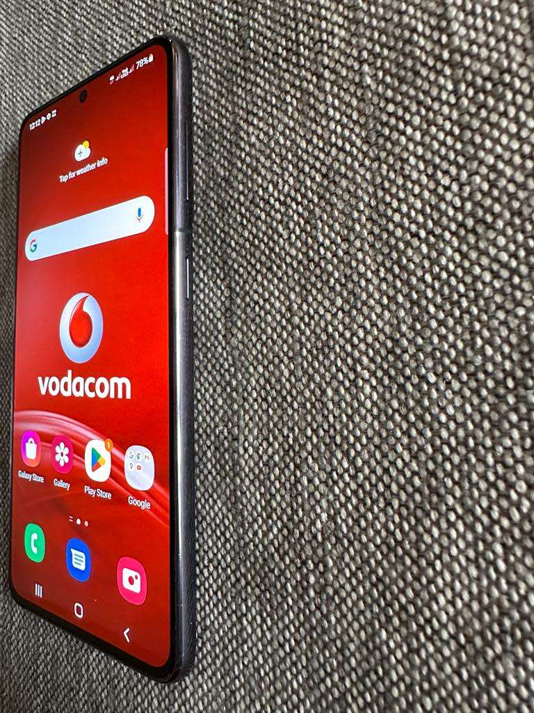 SAMSUNG S21 5G 8GB RAM 256GB DUAL SIM