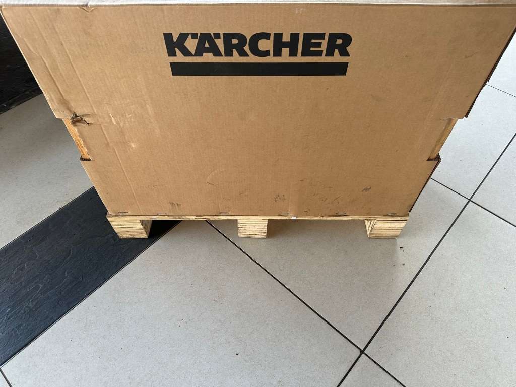 Kärcher HD 7/11-4 Cage HighPressure Washer New Retail 37K