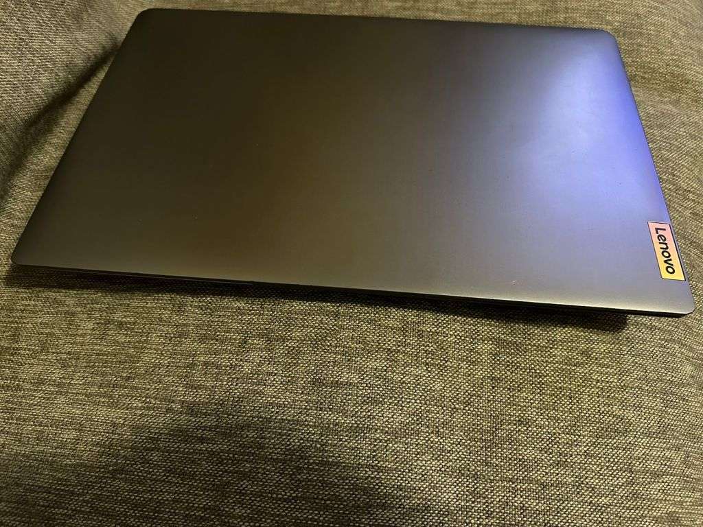 Lenovo IdeaPad 3 15ADA6 15.6-inch HD Laptop - AMD Athlon Gold 8gb Ram 256gbssd