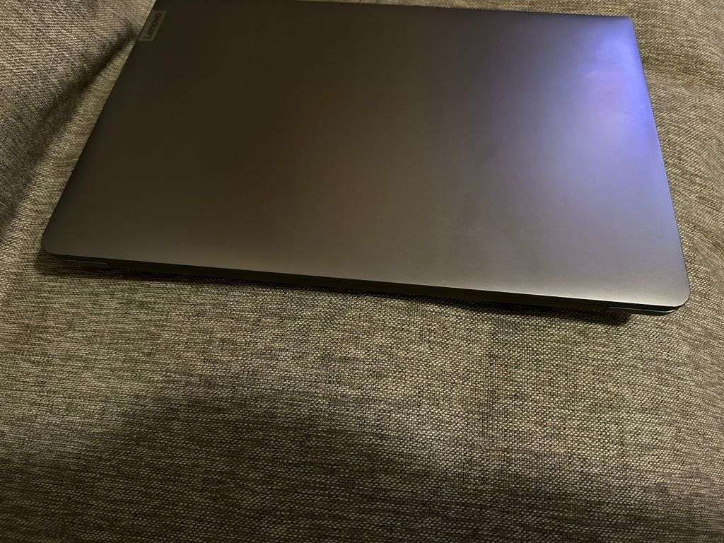 Lenovo IdeaPad 3 15ADA6 15.6-inch HD Laptop - AMD Athlon Gold 8gb Ram 256gbssd