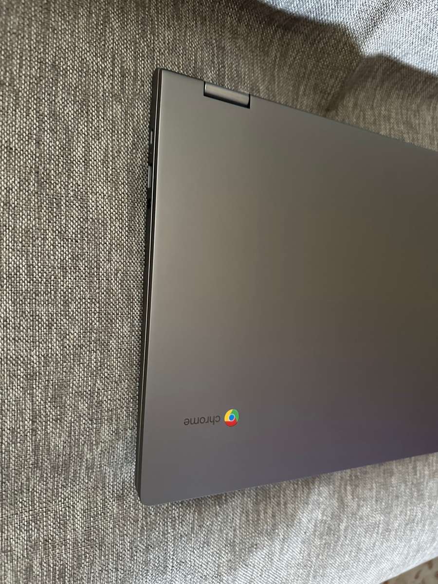 Lenovo IdeaPad 3 Chromebook N4500 4GB RAM 64GB eMMC Storage Chrome OS Blue