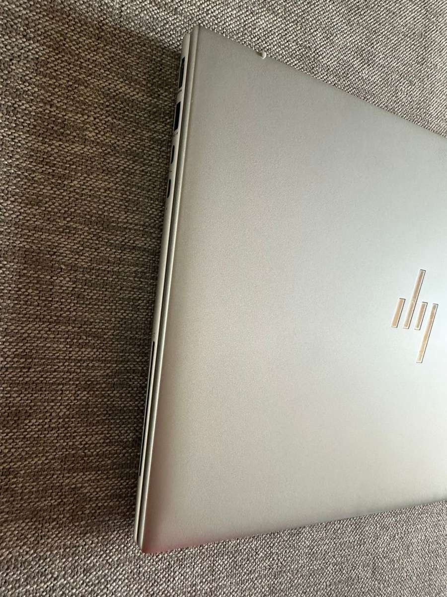 HP EliteBook 840G9, 12th Gen i5 V PRO   16GB RAM, 256GB  SSD Intel Iris Xe Graphics LTE Mint