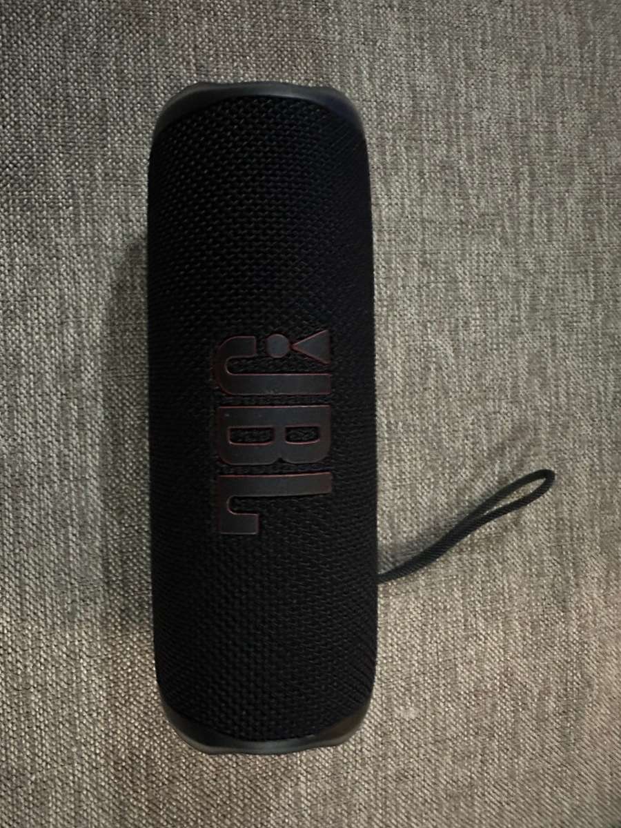 JBL Flip 6 Portable Waterproof Bluetooth Speaker Mint Condition