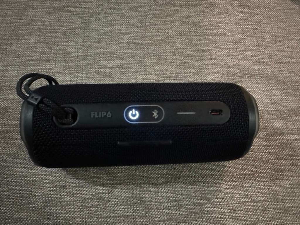 JBL Flip 6 Portable Waterproof Bluetooth Speaker Mint Condition