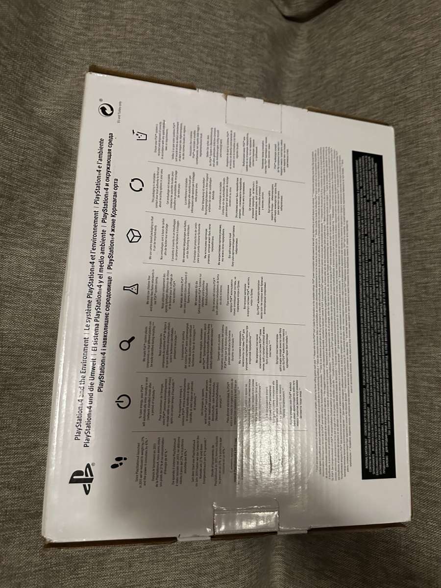 PLAYSTATION 4 SLIM 500GB 1 CONTROLLER MINT CONDITION