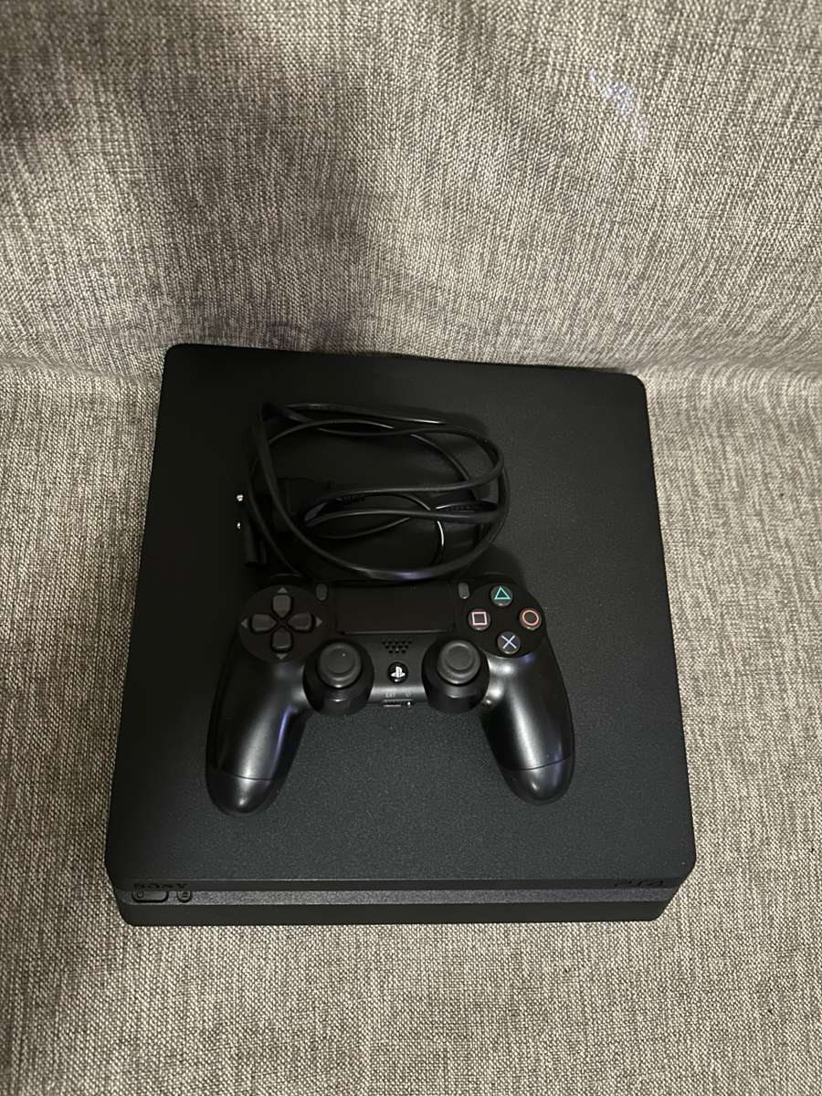 PLAYSTATION 4 SLIM 500GB 1 CONTROLLER MINT CONDITION