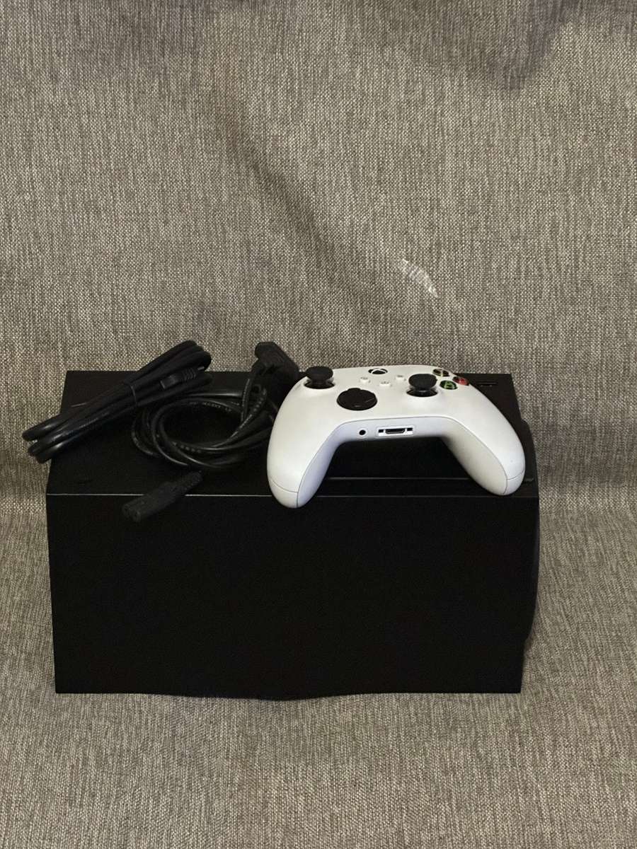 X BOX ONE  SERIES X 1TB SSD 1 CONTROLLER