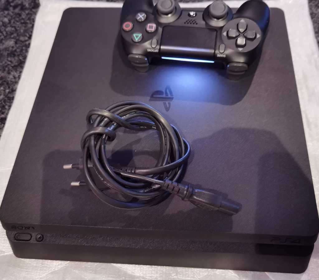 PLAYSTATION 4 SLIM 500GB 1 CONTROLLER
