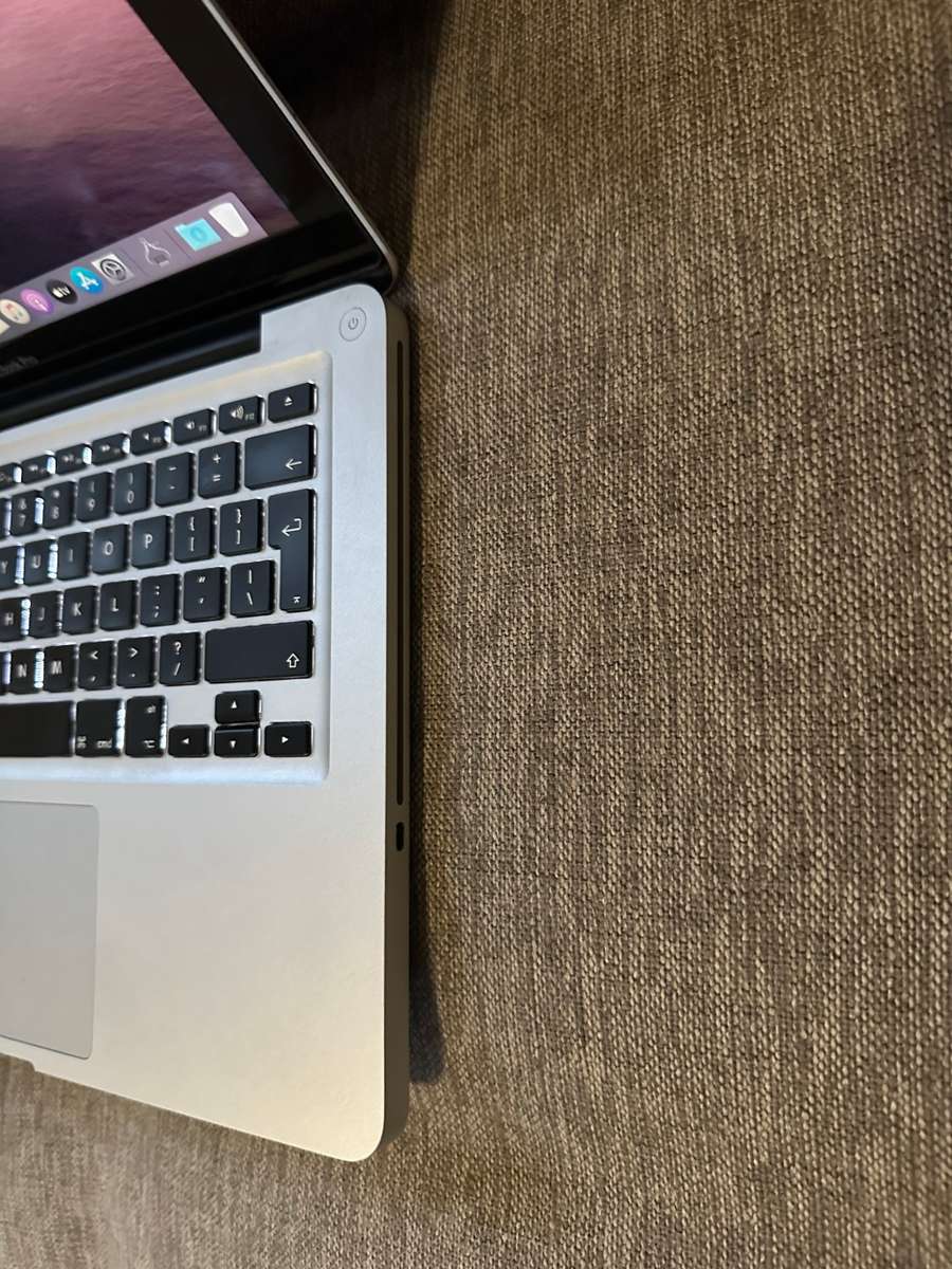 MACBOOK PRO 2012 CORE I7 13 INCH 8GB RAM 500GBHDD