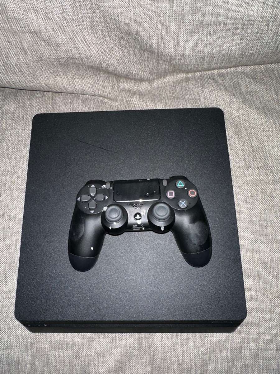 PLAYSTATION 4 SLIM 500GB 1 CONTROLLER 6 GAMES