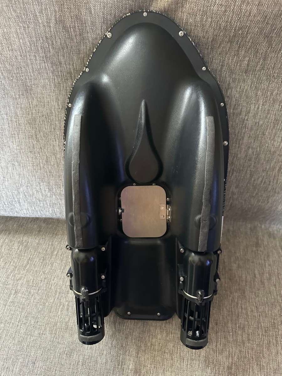 Actor Basic - Carbon Bait Boat