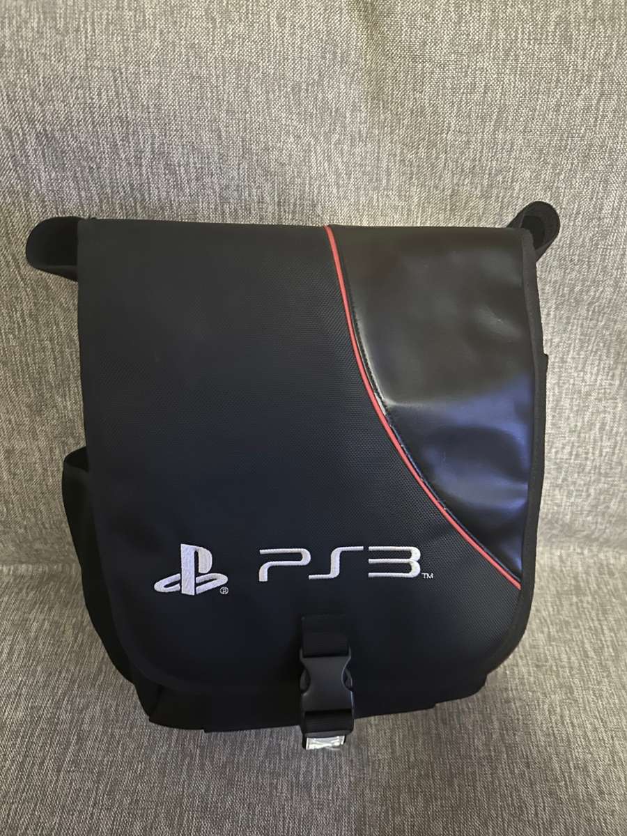 PLAYSTATION 3 SONY 320GB WITH 2 CONTROLLERS ,24 GAMES AND EXTRAS