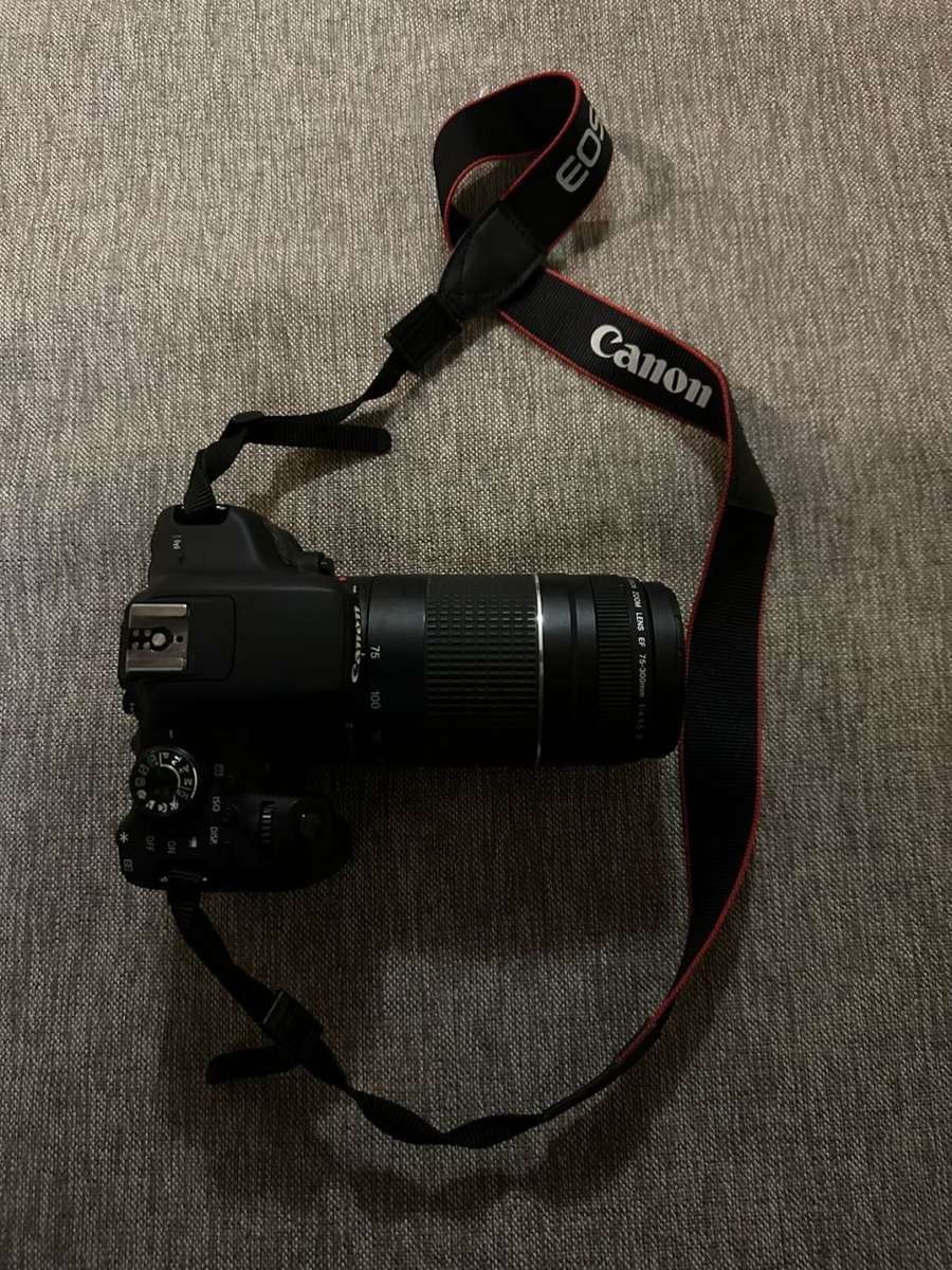Canon EOS 750D Dslr Camera, 24.2Mpx, 75-300mm lens Mint Condition