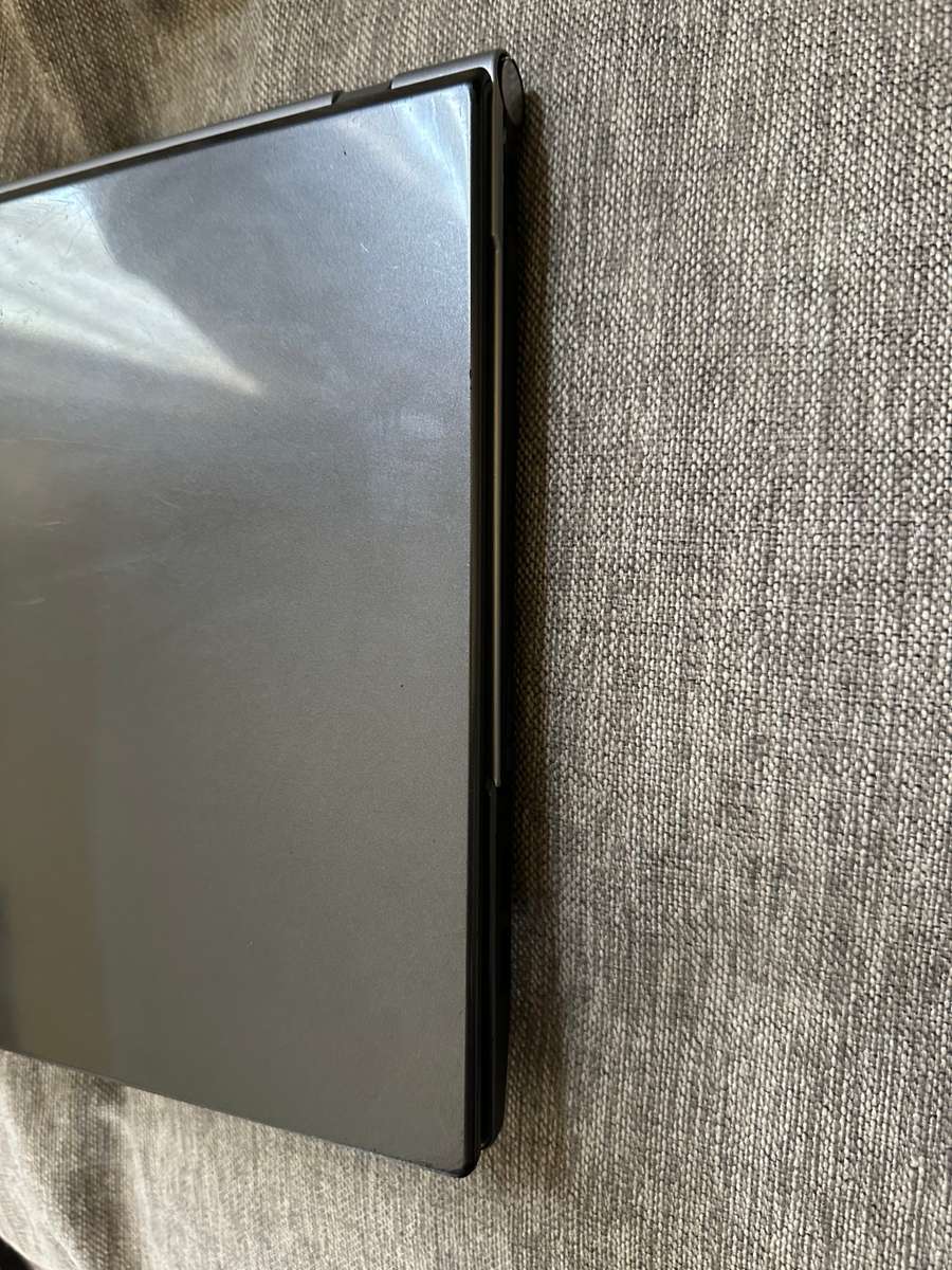 ACER ASPIRE V3 571 CORE I3  8GB RAM 120GB SSD PLEASE READ