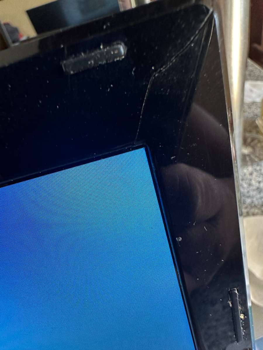 ACER ASPIRE V3 571 CORE I3  8GB RAM 120GB SSD PLEASE READ