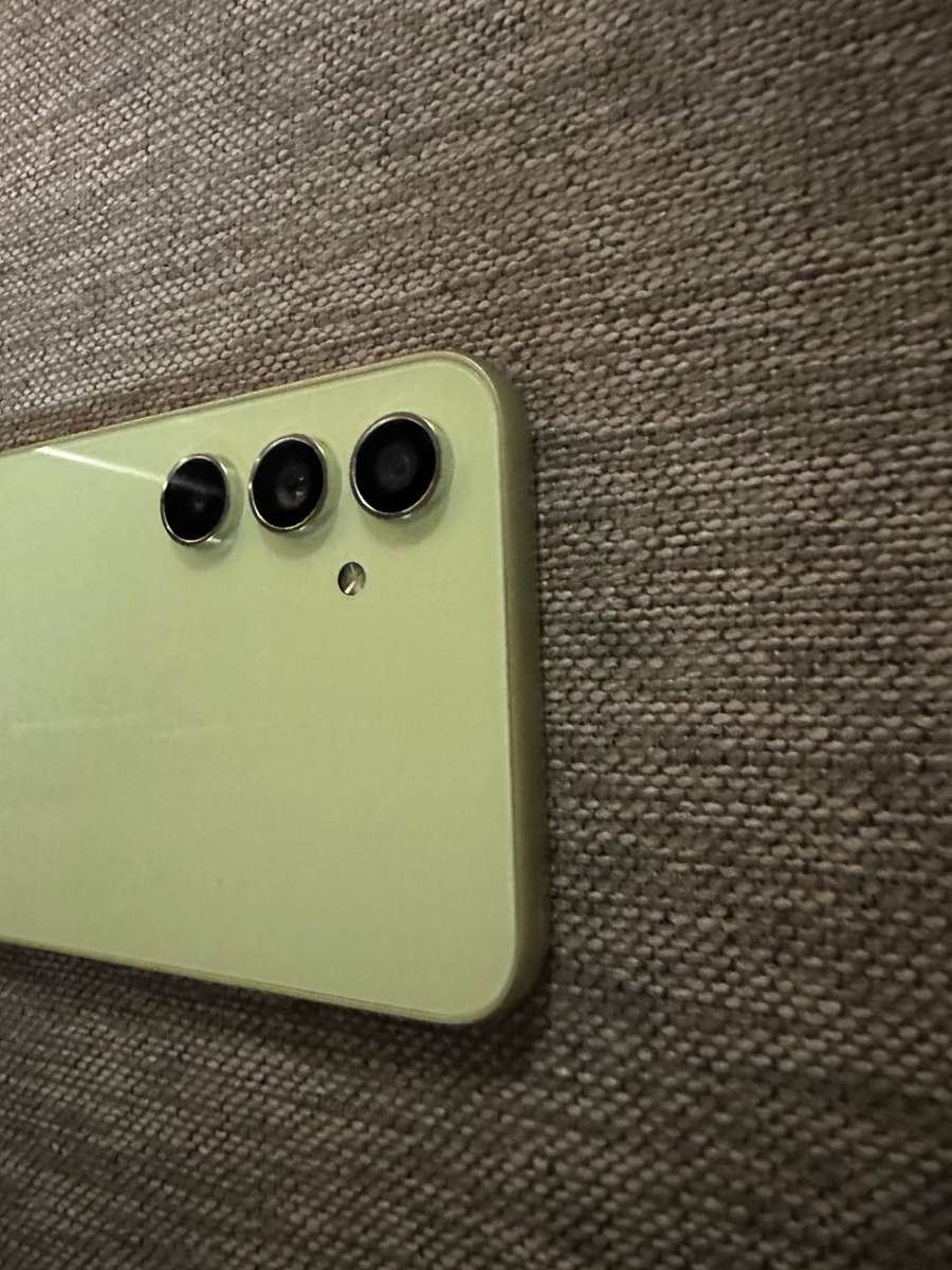 Samsung A54 5G Dual Sim  8GB RAM 256G MEMORY Mint As New Condition