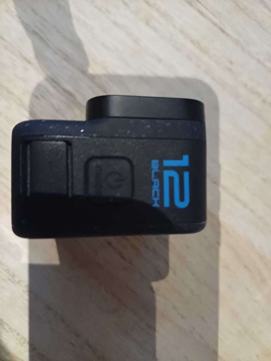 Zoom       GoPro HERO12 Black Action Camera With 128gb Sd Card