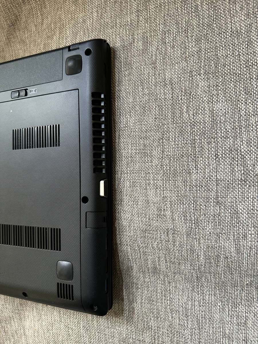 LENOVO G40 AMD A6-6310 APU WITH AMD R4 GRAPHICS 8GB RAM 128GB SSD