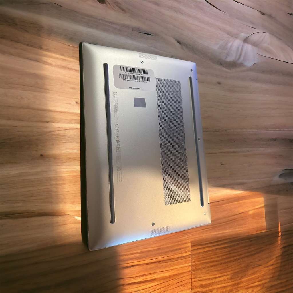 HP EliteBook 845 G10 14-inch WUXGA Laptop - AMD Ryzen 7 7840HS 512GB SSD 16GB RAM LTE  New Condition