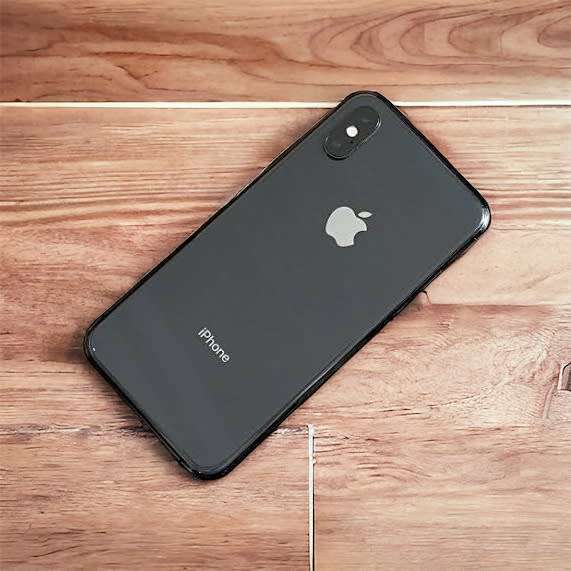 i PHONE XS  256GB 85% MINT CONDITION