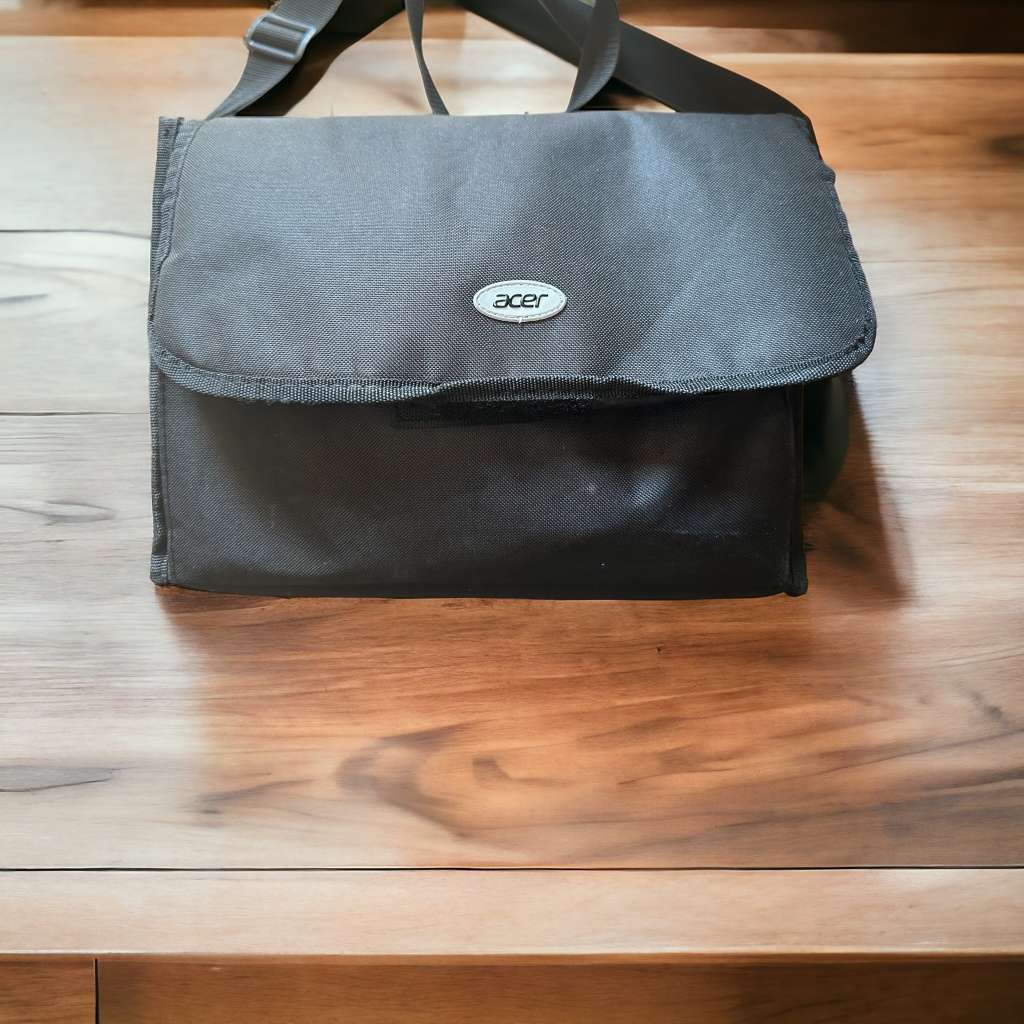 Acer DSV1844 Video projector 3600 Lumen - Black Mint Condition