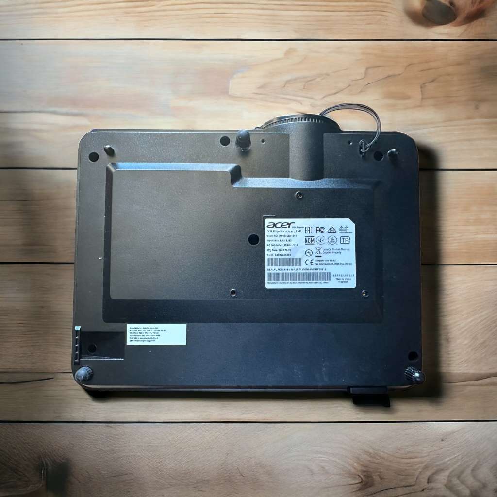 Acer DSV1844 Video projector 3600 Lumen - Black Mint Condition