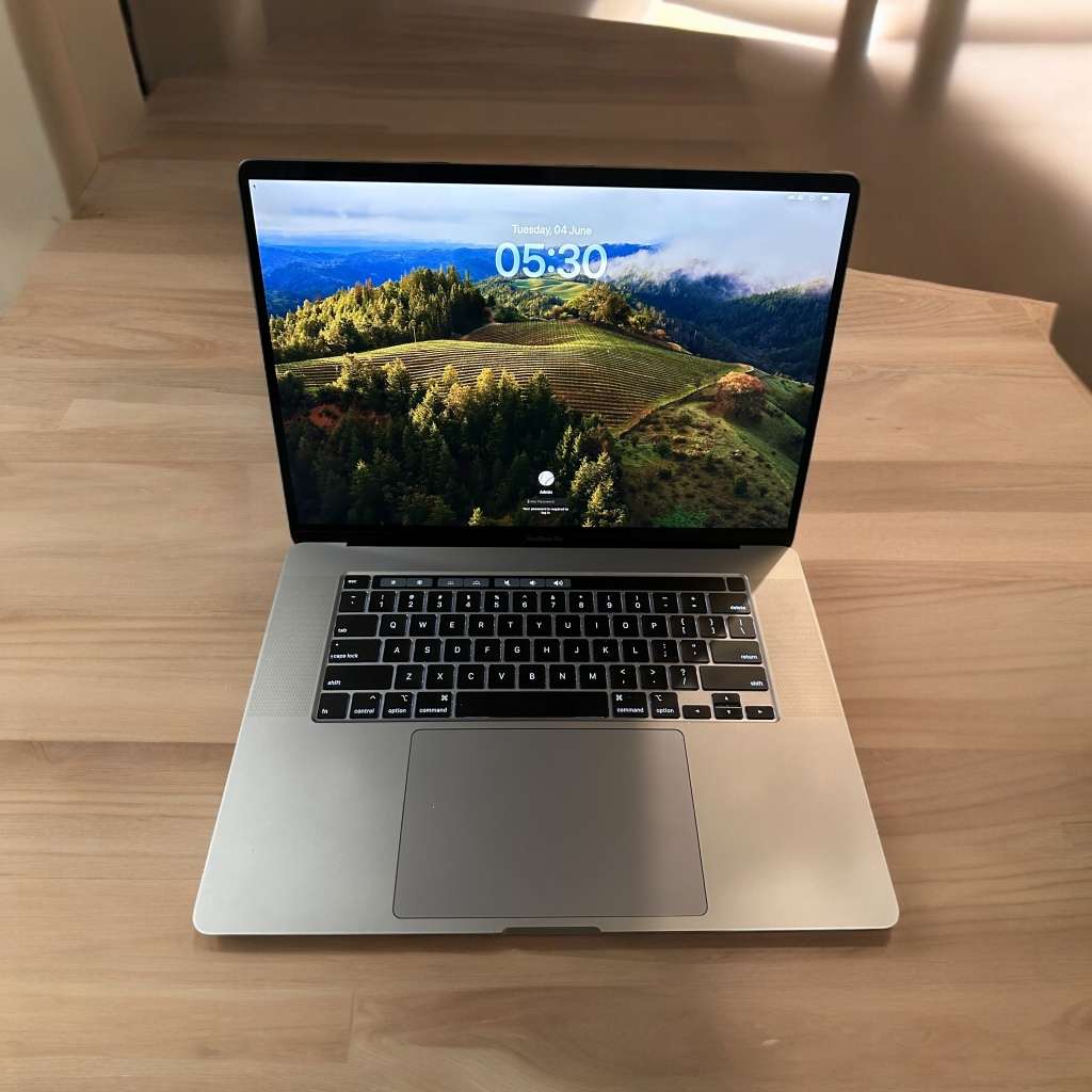 Apple MacBook Pro 16-inch `Core i9` 2.3GHz (Touchbar/2019) 16GB RAM 1TB SSD As New Condition