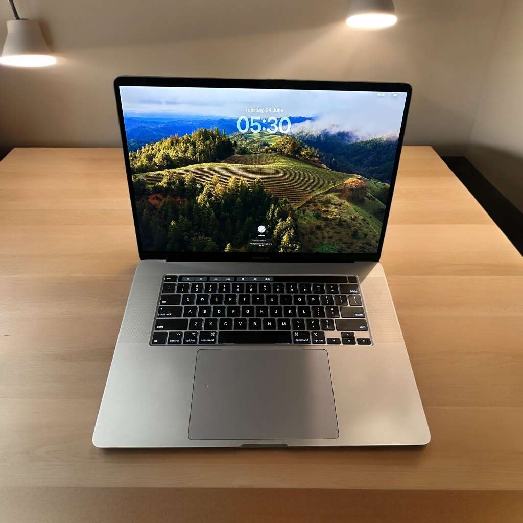 Apple MacBook Pro 16-inch `Core i9` 2.3GHz (Touchbar/2019) 16GB RAM 1TB SSD As New Condition