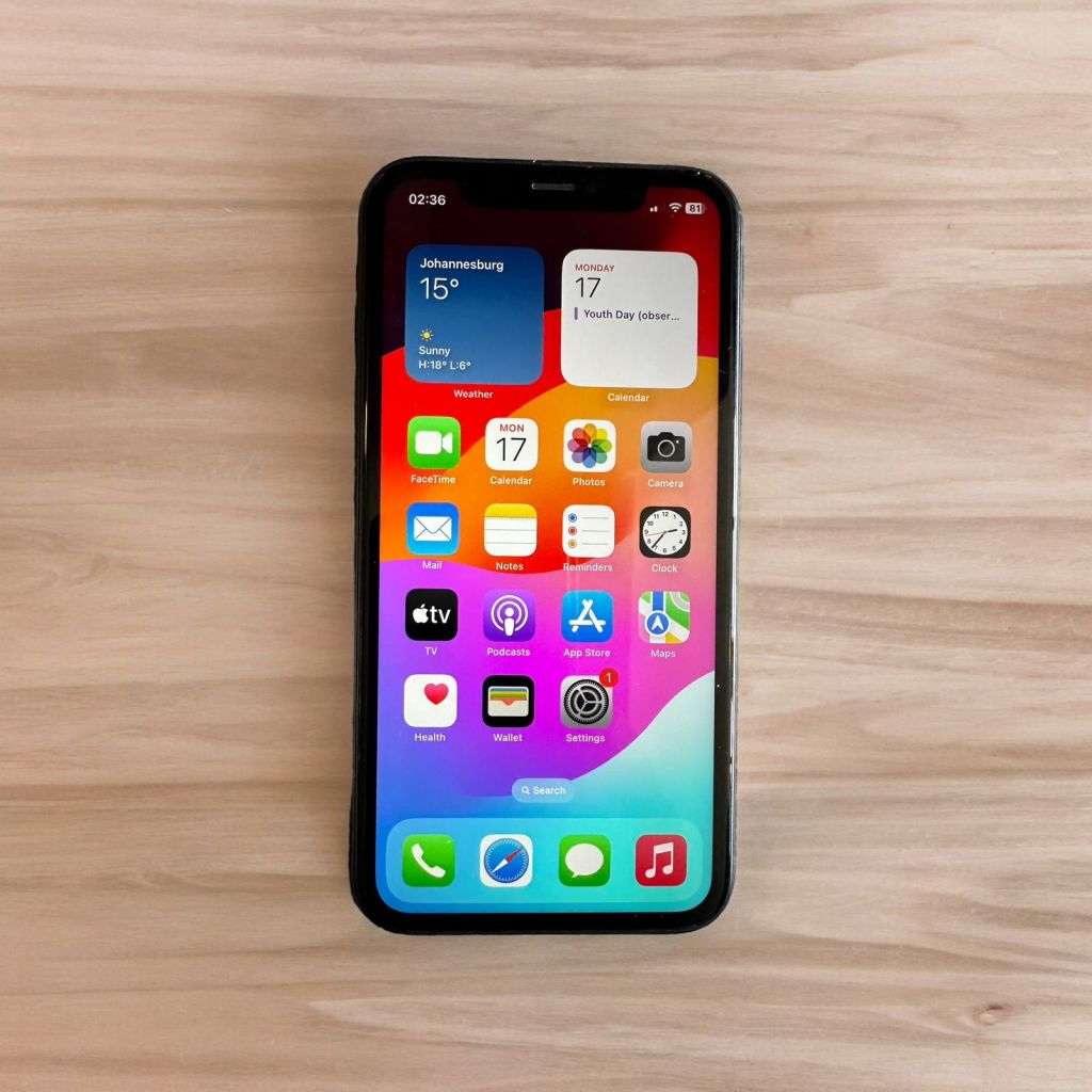 i PHONE XR 64GB MINT CONDITION  89% BATT HEALTH