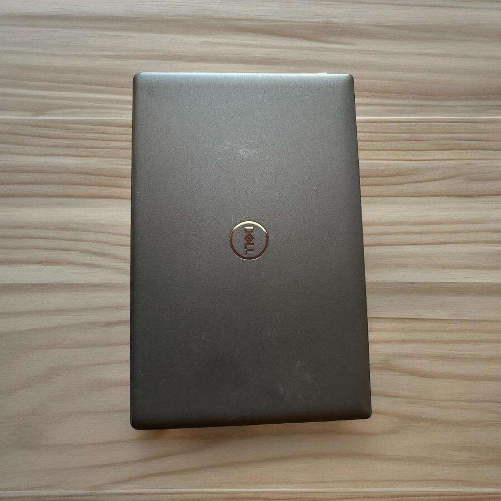 DELL LATITUDE  3520  I7 11TH GEN 15,6 INCH  16GB RAM 512GB SSD  INTEL [R] IRIS [R] XE GRAPHICS FHD