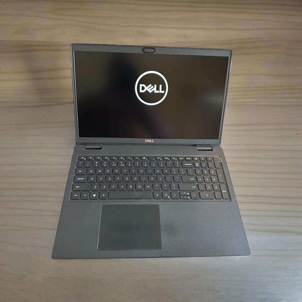 DELL LATITUDE  3520  I7 11TH GEN 15,6 INCH  16GB RAM 512GB SSD  INTEL [R] IRIS [R] XE GRAPHICS FHD