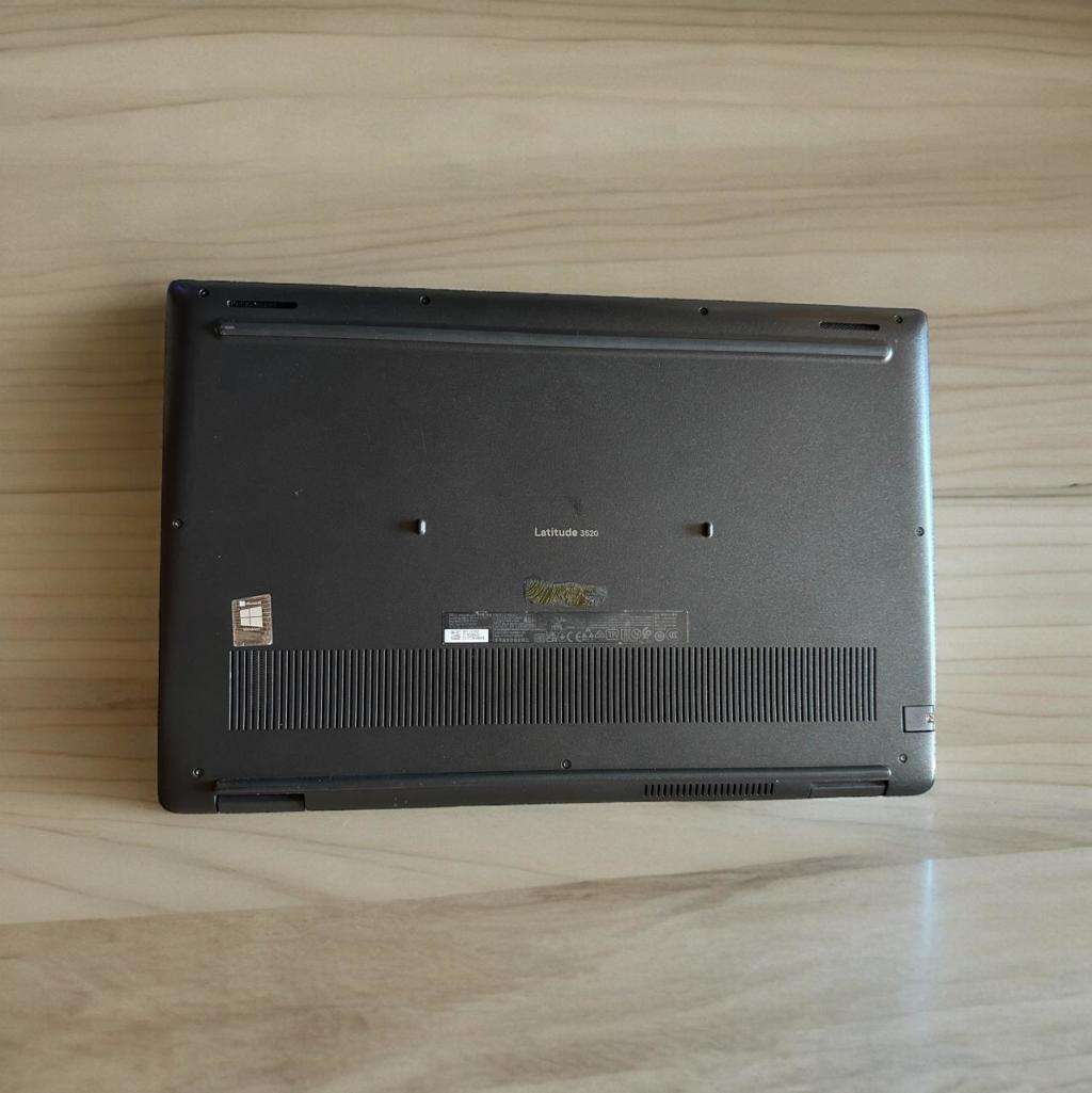 DELL LATITUDE  3520  I7 11TH GEN 15,6 INCH  16GB RAM 512GB SSD  INTEL [R] IRIS [R] XE GRAPHICS FHD