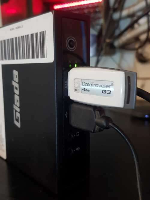 Giada DN72 mediabox mini pc watch netflix , showmax  ect